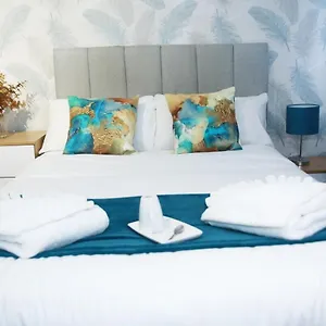 Superb Stonewall Terrace Holiday home