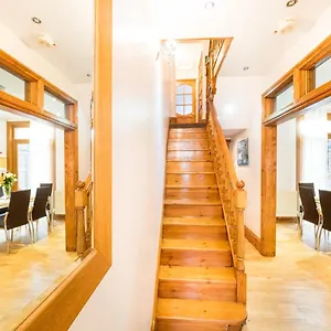 Lt The Gate House Holiday home